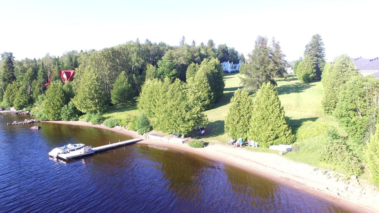 Motel Le Fleuron Saint-Donat-de-Montcalm Exterior photo